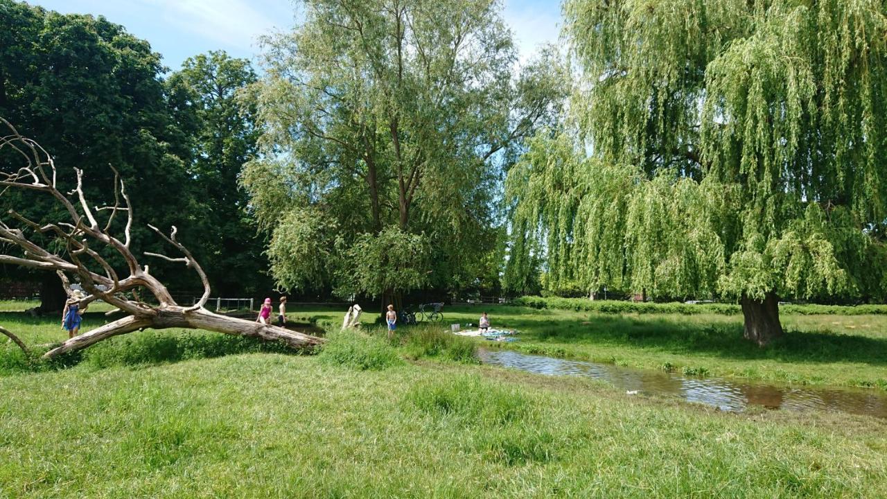 Tulana Taggs - Floating Home On Idyllic Island Hampton Hill Eksteriør bilde